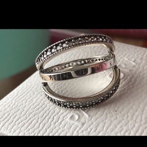 Pandora Ring